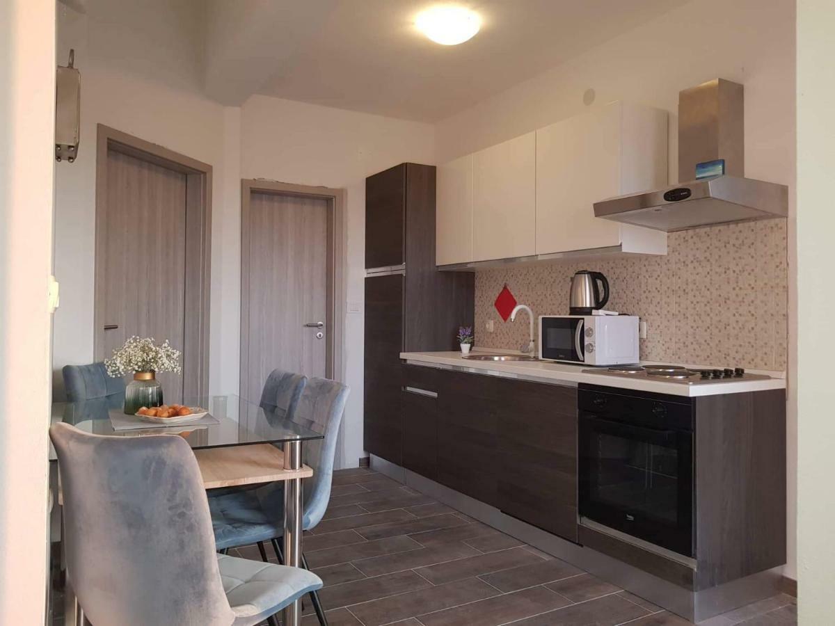 Apartmani Luce I Miho 닌 외부 사진