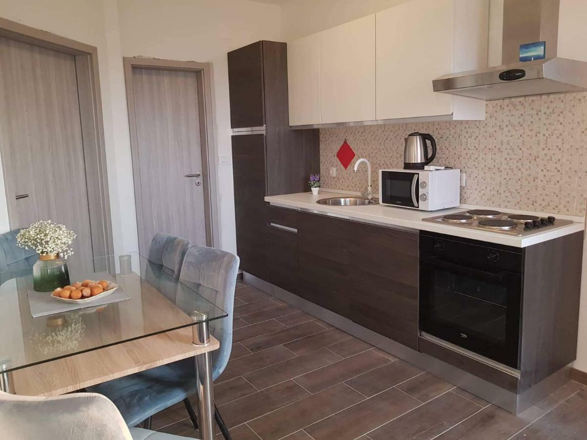 Apartmani Luce I Miho 닌 외부 사진