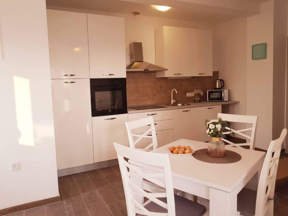 Apartmani Luce I Miho 닌 외부 사진